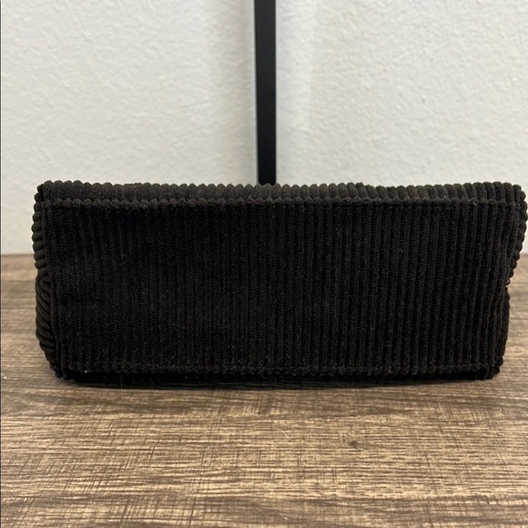 ✨Shiraleah Black Corduroy Cosmetic Bag with Floral Embroidery 🌼 - Picture 5 of 7